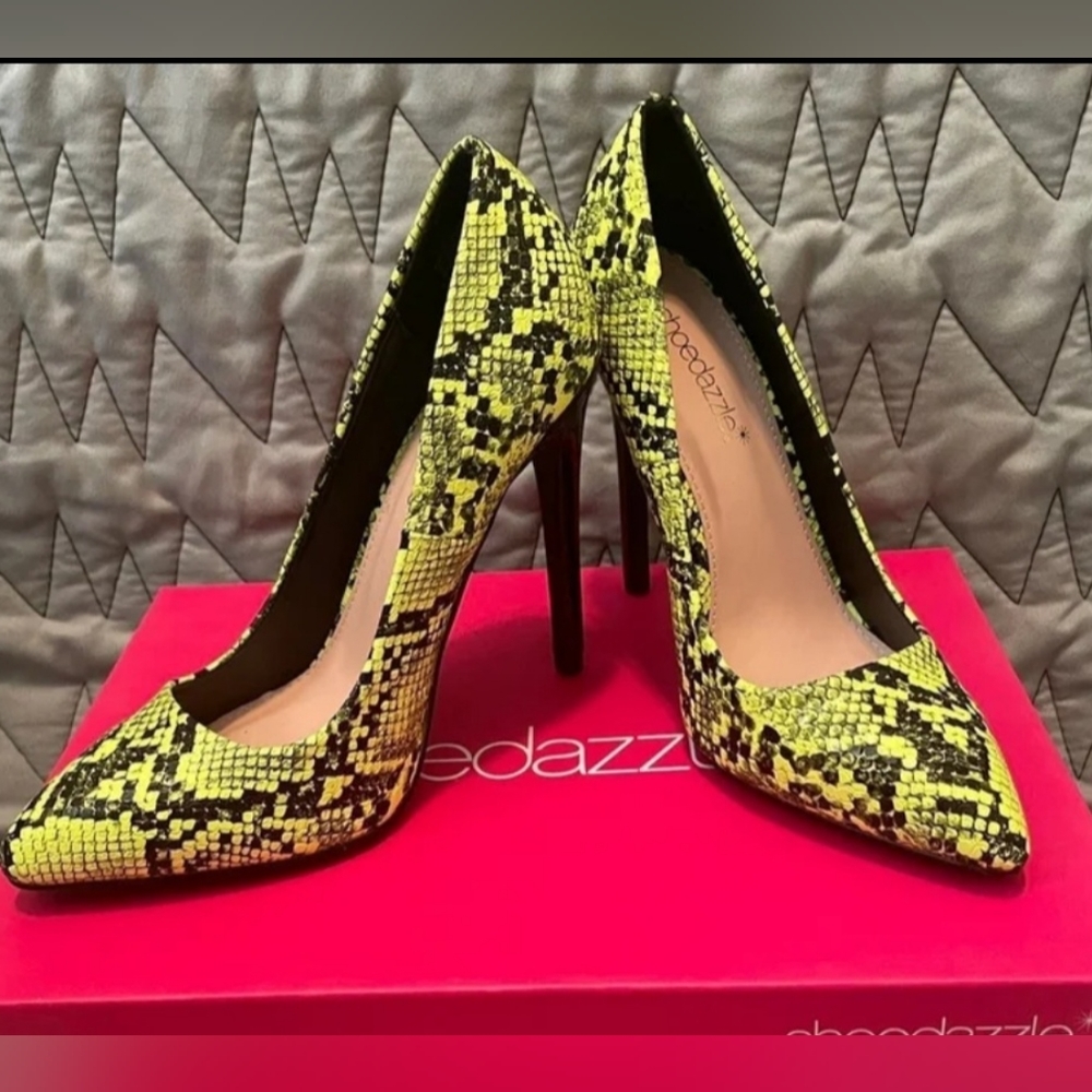 Stiletto heels NWT